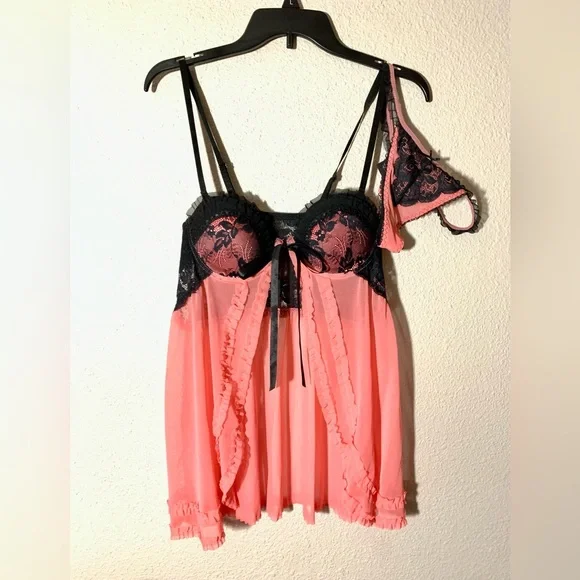 Lingerie set Sz M coral black accents lace trim reversible straps push-up bra